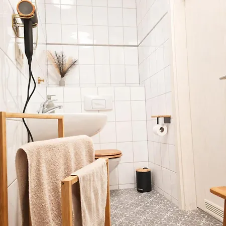 Altstadt-juwel Mit Terrasse & Parkplatz Und 2 Kingsize-betten Wernigerode