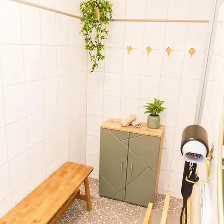 Altstadt-juwel Mit Terrasse & Parkplatz Und 2 Kingsize-betten